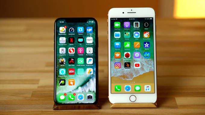 So sánh amnf hình Iphone x và iphone 8pl